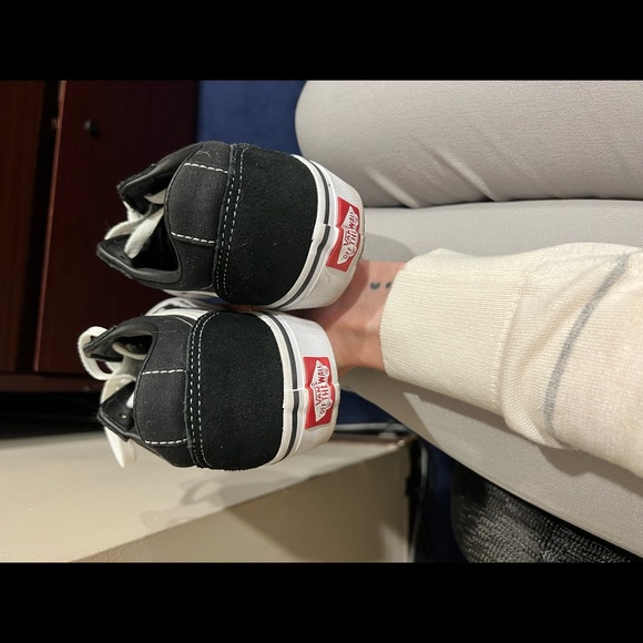 EUC Vans Ward Lo Suede Sneakers - Picture 4 of 5